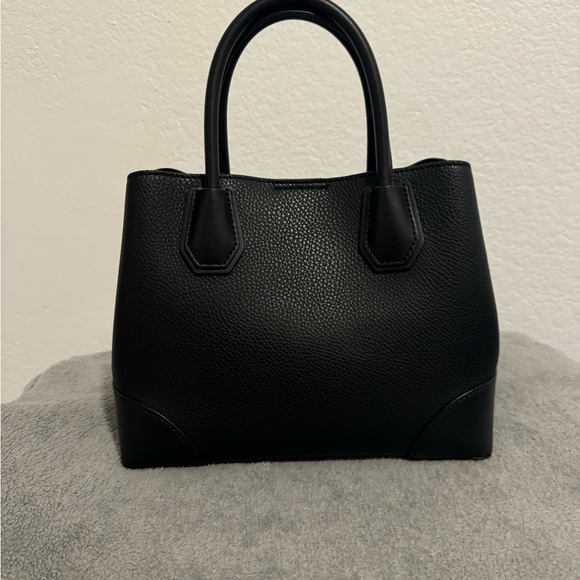 Michael Kors Small Tote bag - Picture 2 of 6